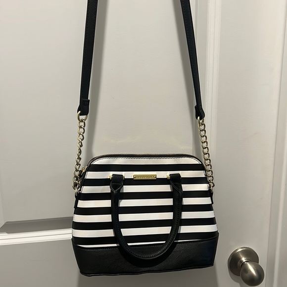 Purse - Picture 1 of 2